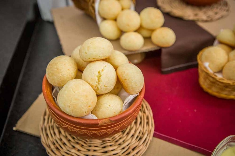 Gringa desvendando comidas típicas brasileiras 4 Gringa desvendando comidas típicas brasileiras pao de queijo