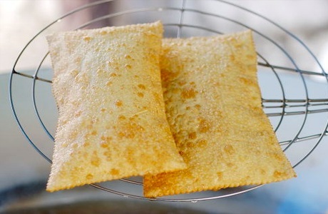 Gringa desvendando comidas típicas brasileiras 2 Gringa desvendando comidas típicas brasileiras pastel de feira
